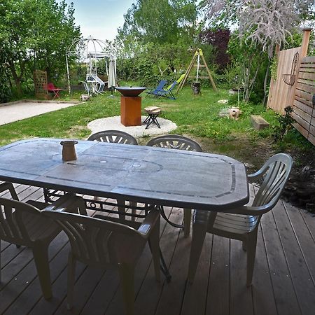 Gite Le Douglas, Vignoble Et Reculees Du Jura - Avec Sauna Lavigny Exteriör bild