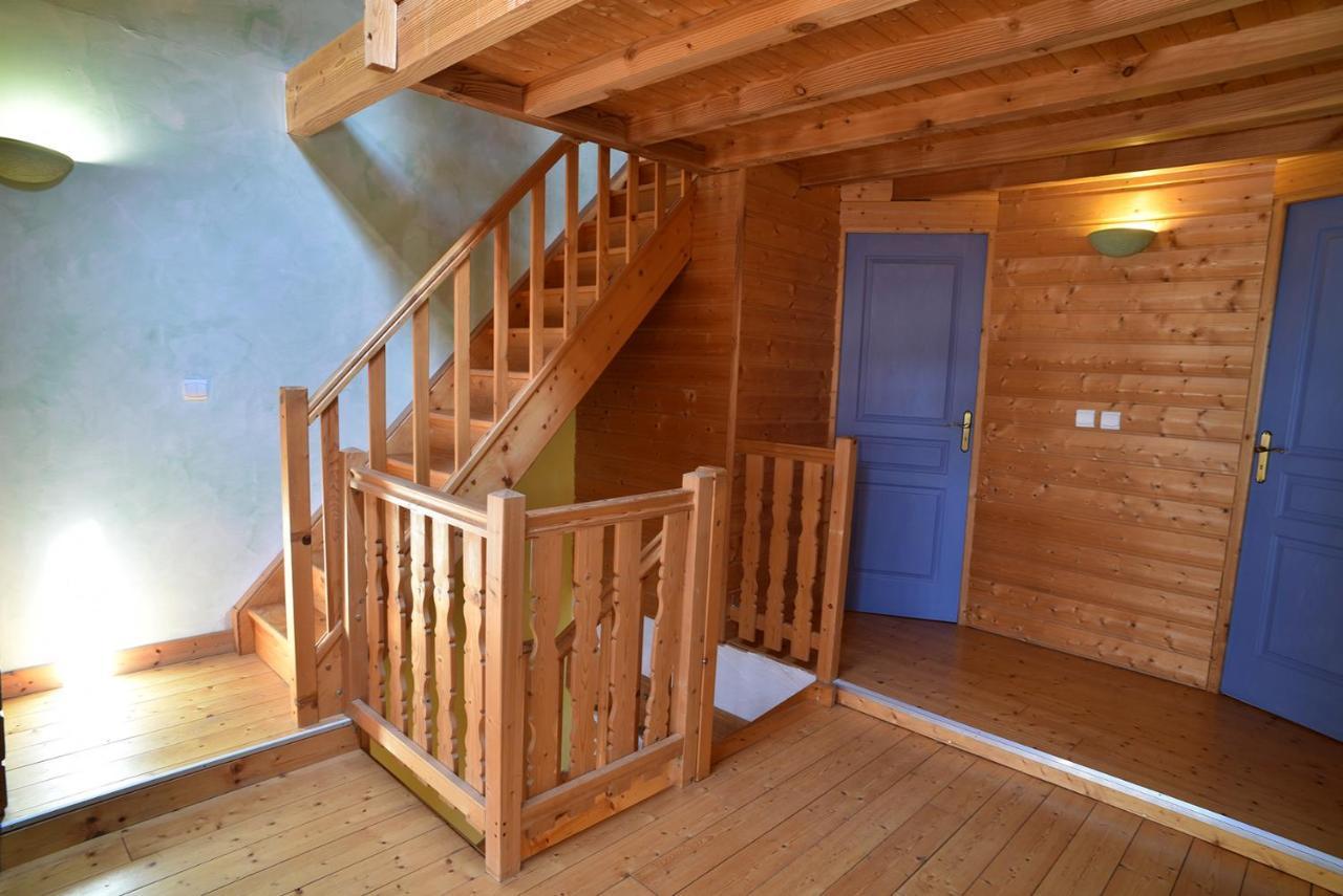 Gite Le Douglas, Vignoble Et Reculees Du Jura - Avec Sauna Lavigny Exteriör bild