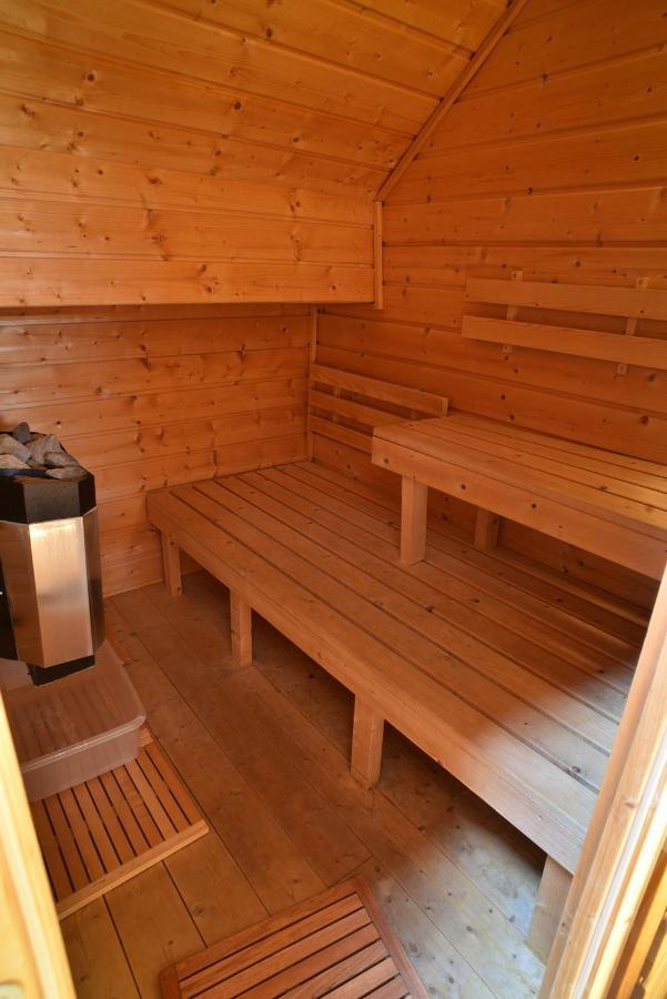 Gite Le Douglas, Vignoble Et Reculees Du Jura - Avec Sauna Lavigny Exteriör bild