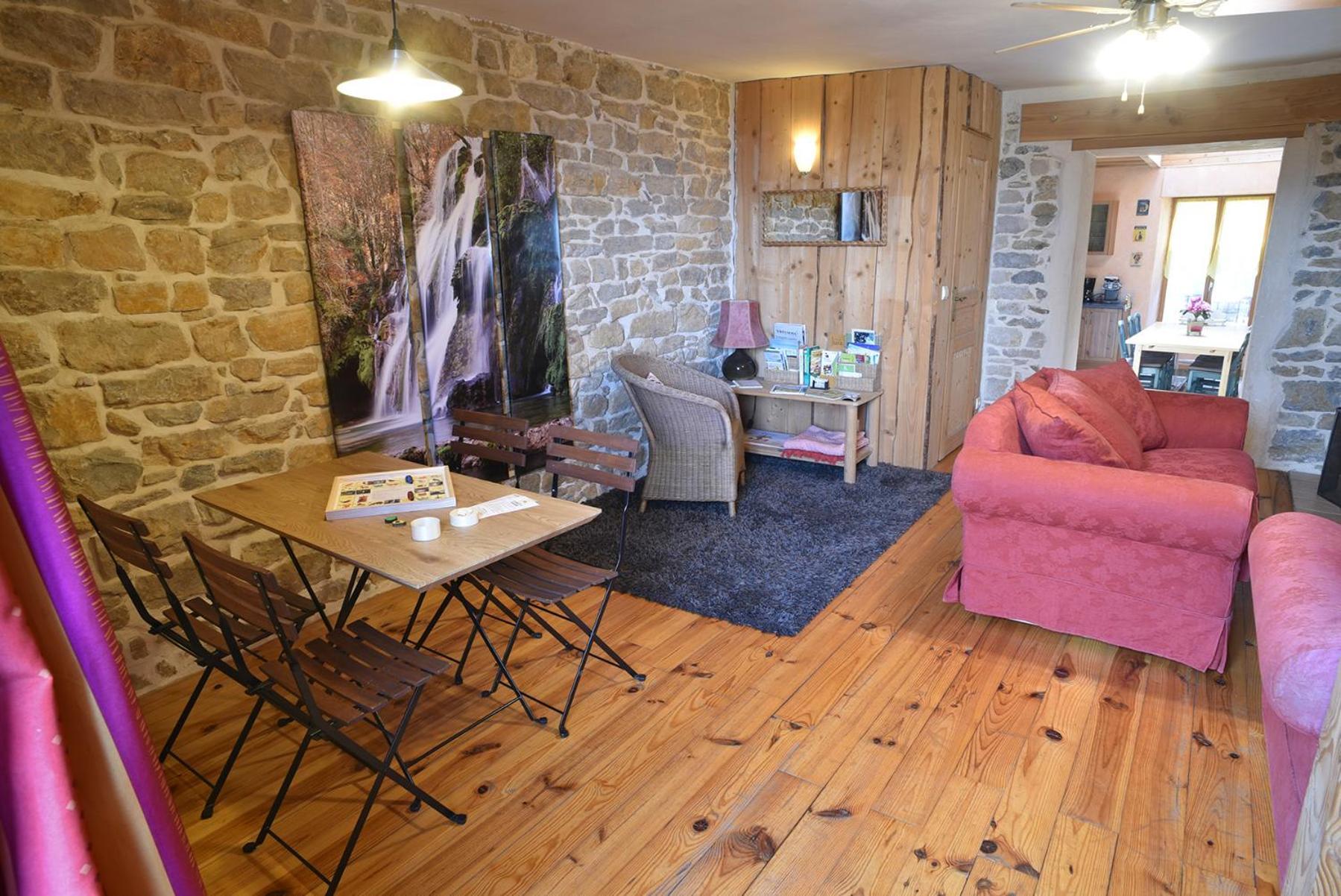 Gite Le Douglas, Vignoble Et Reculees Du Jura - Avec Sauna Lavigny Exteriör bild