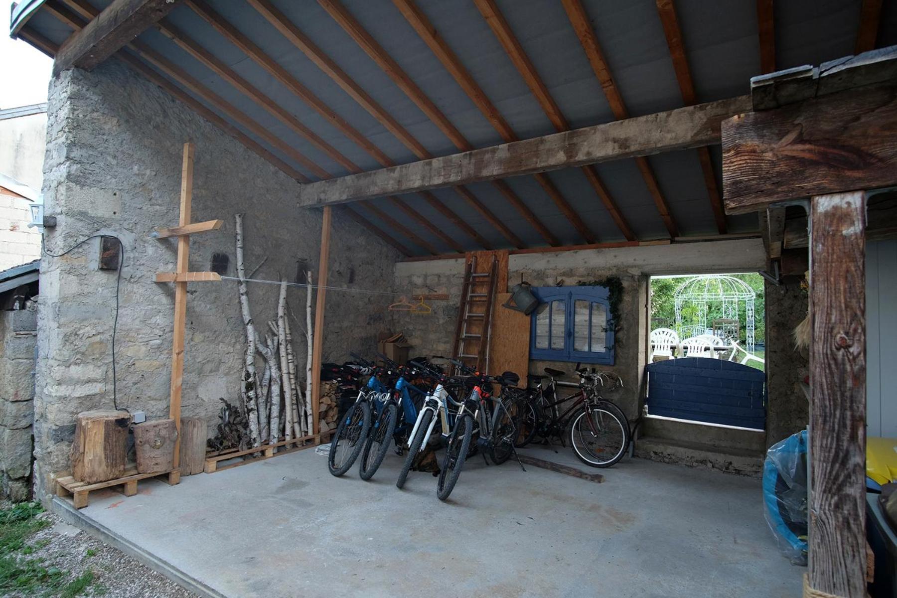 Gite Le Douglas, Vignoble Et Reculees Du Jura - Avec Sauna Lavigny Exteriör bild